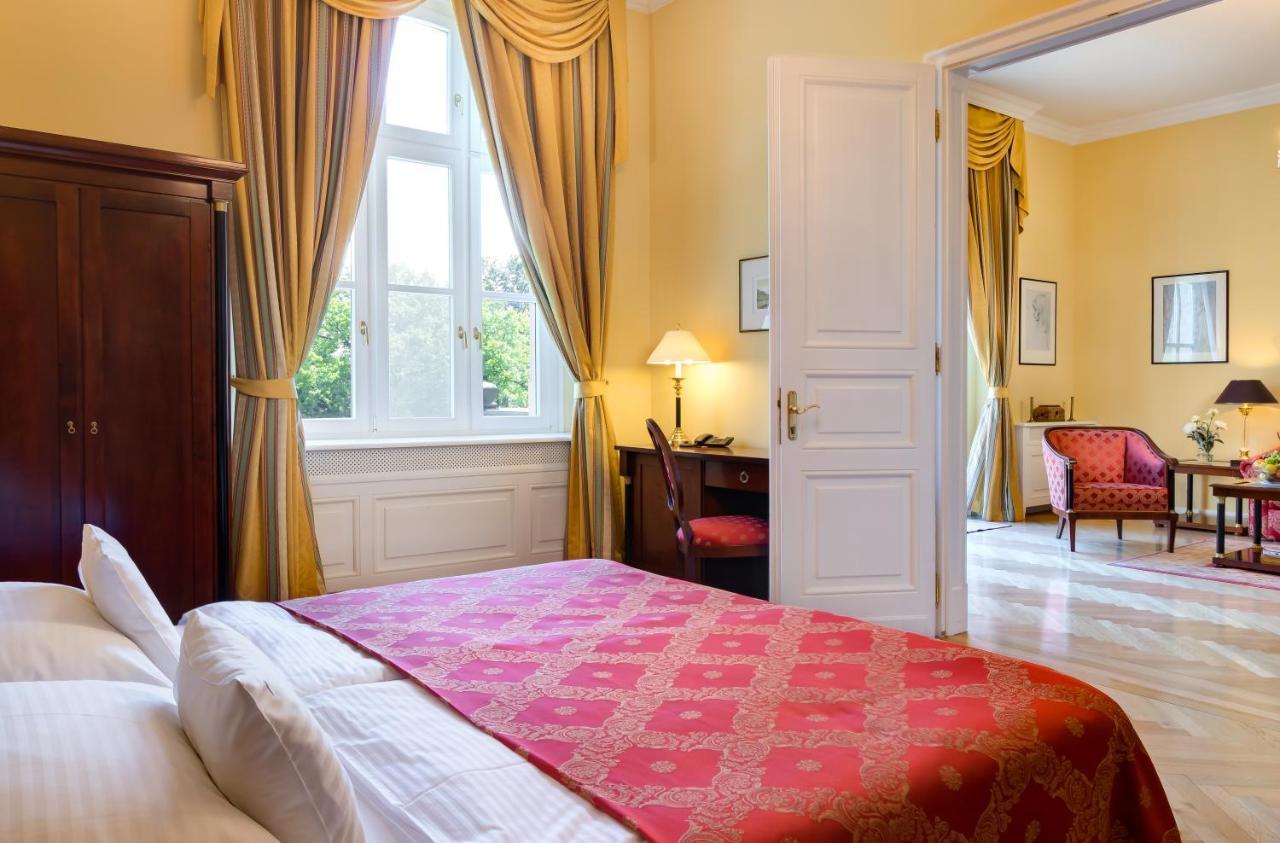 Castle Hotel Grof Degenfeld Superior تاركال المظهر الخارجي الصورة