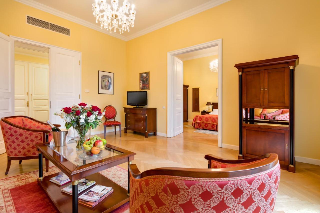 Castle Hotel Grof Degenfeld Superior تاركال المظهر الخارجي الصورة