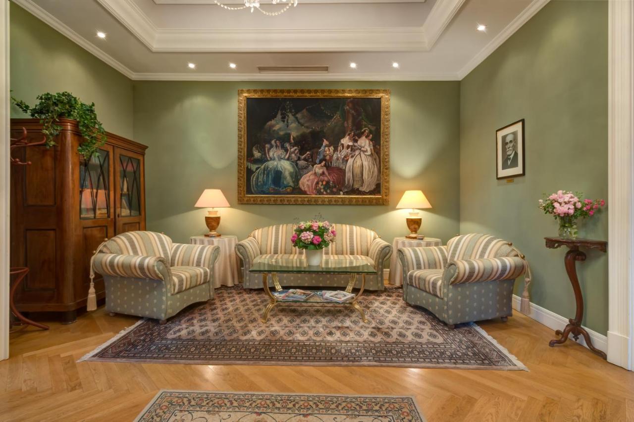 Castle Hotel Grof Degenfeld Superior تاركال المظهر الخارجي الصورة