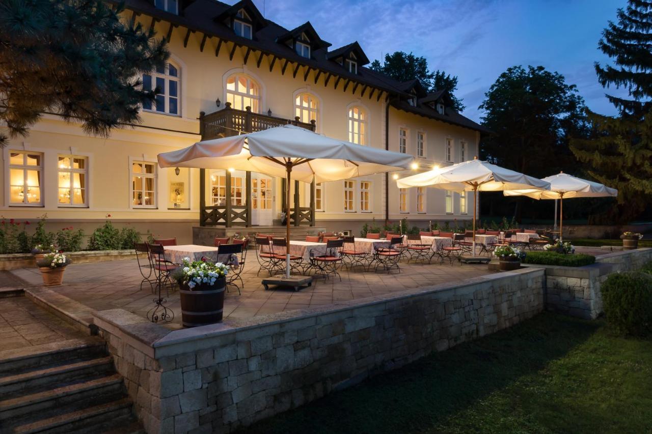 Castle Hotel Grof Degenfeld Superior تاركال المظهر الخارجي الصورة