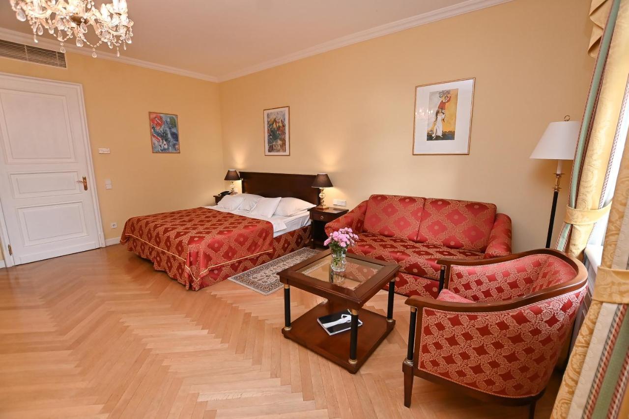 Castle Hotel Grof Degenfeld Superior تاركال المظهر الخارجي الصورة