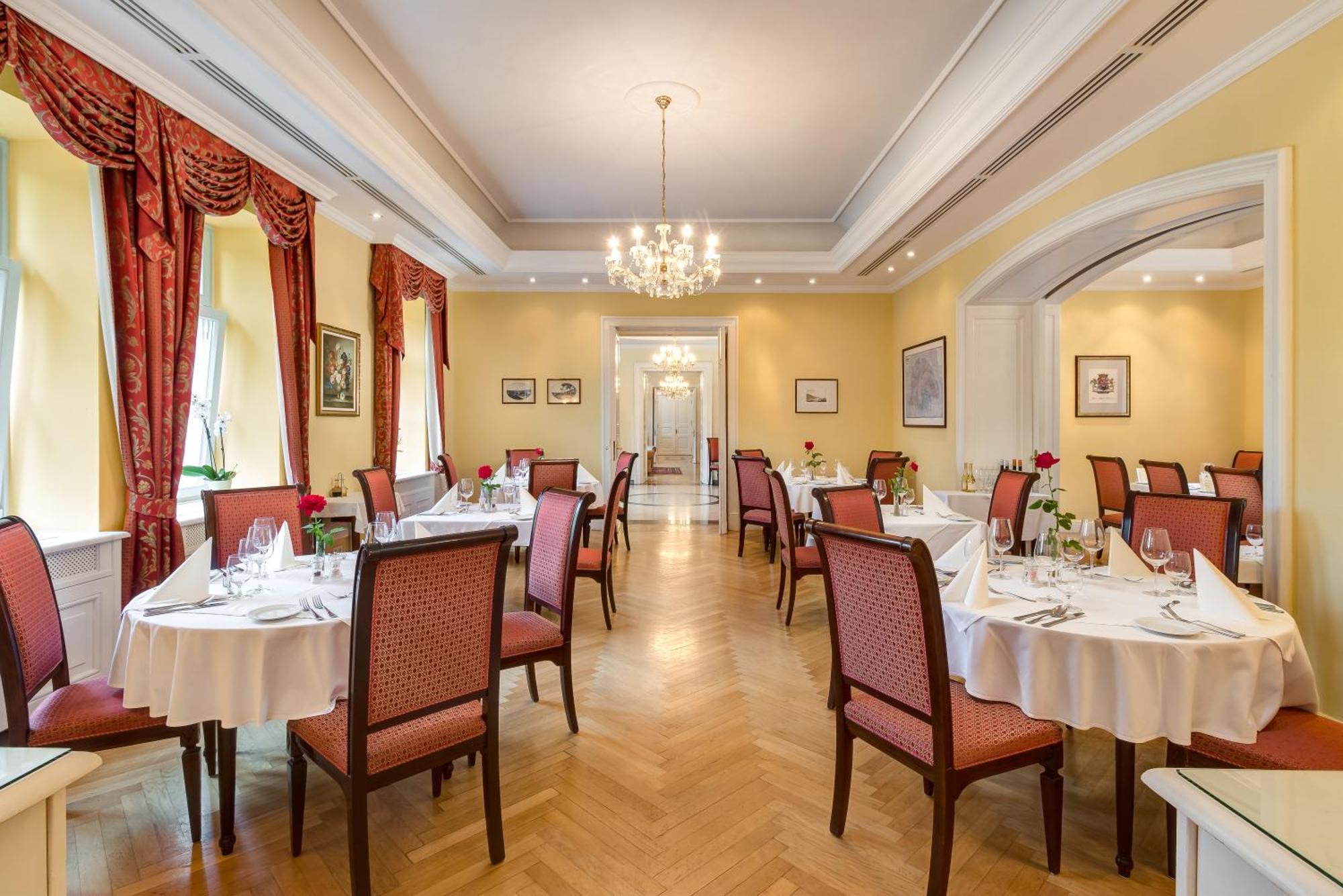 Castle Hotel Grof Degenfeld Superior تاركال المظهر الخارجي الصورة