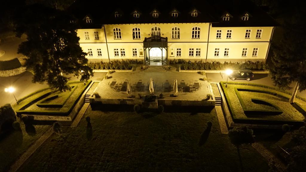 Castle Hotel Grof Degenfeld Superior تاركال المظهر الخارجي الصورة